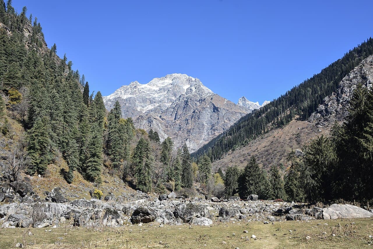 Boulder field and mountain at Kutla in the Parvati Valley